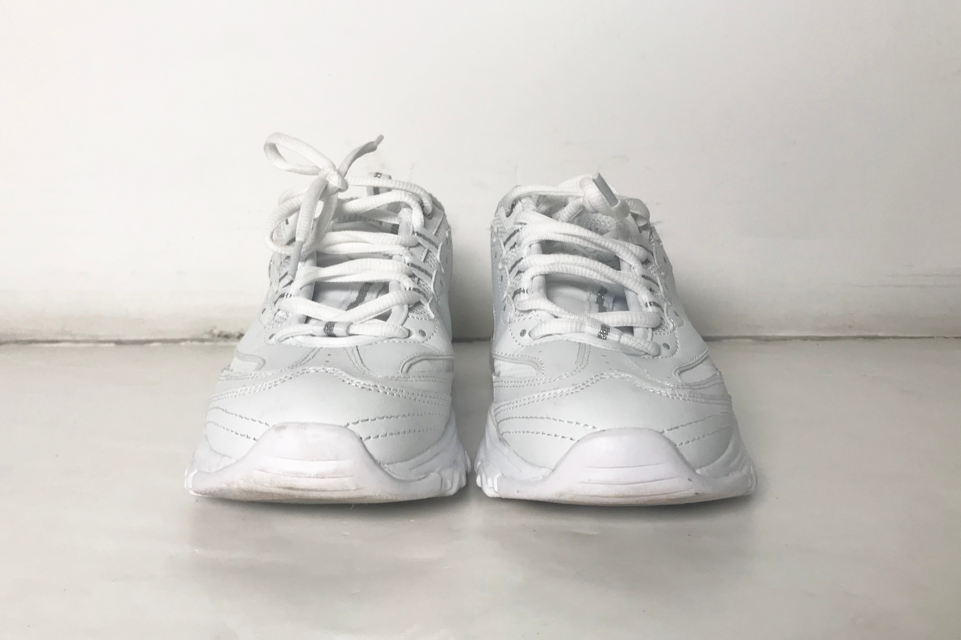 Review of the Skechers D'Lites Sneakers in White Dad Shoe Chunky Sneaker Trend