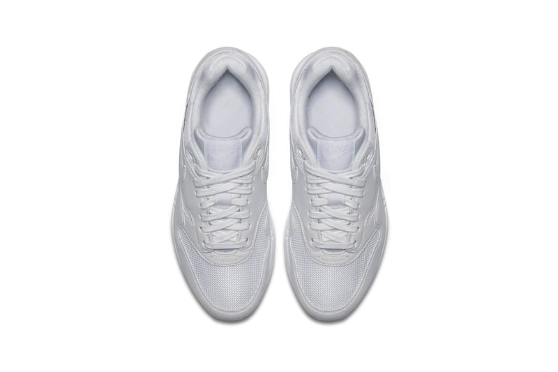 air max 1 triple white