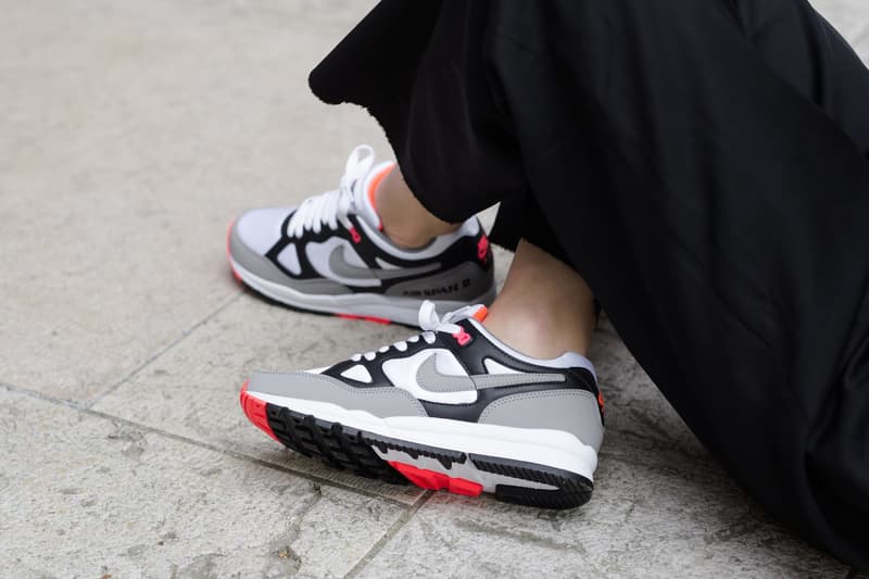 Nike Air Span II "Dust/Solar Red" On-Foot Look Sneaker White Grey Red Titolo