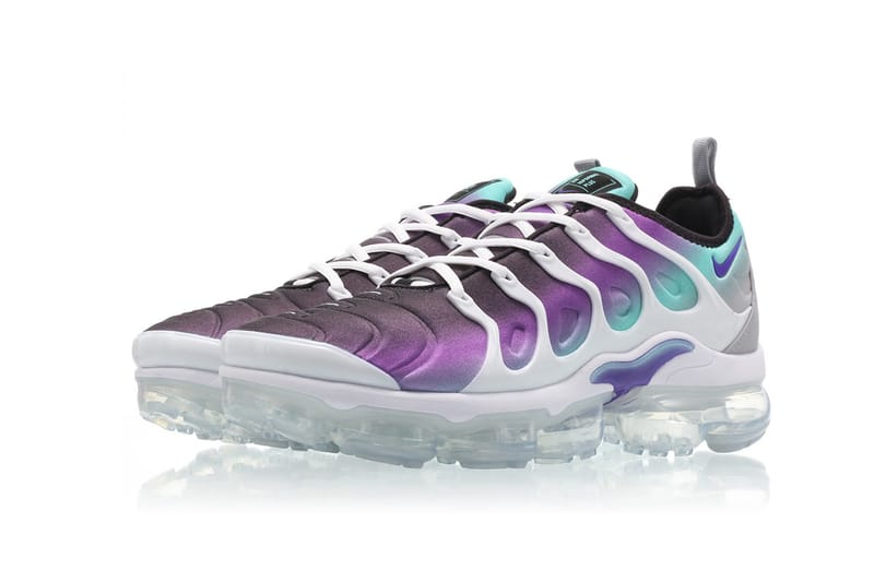 nike air vapormax plus white fierce purple