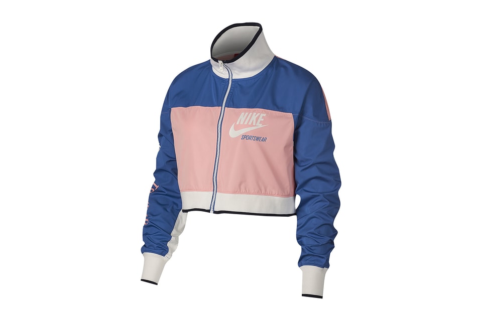Glimmend Verdorren bijvoorbeeld Nike Retro Cropped Track Jacket in Pink and Blue | Hypebae