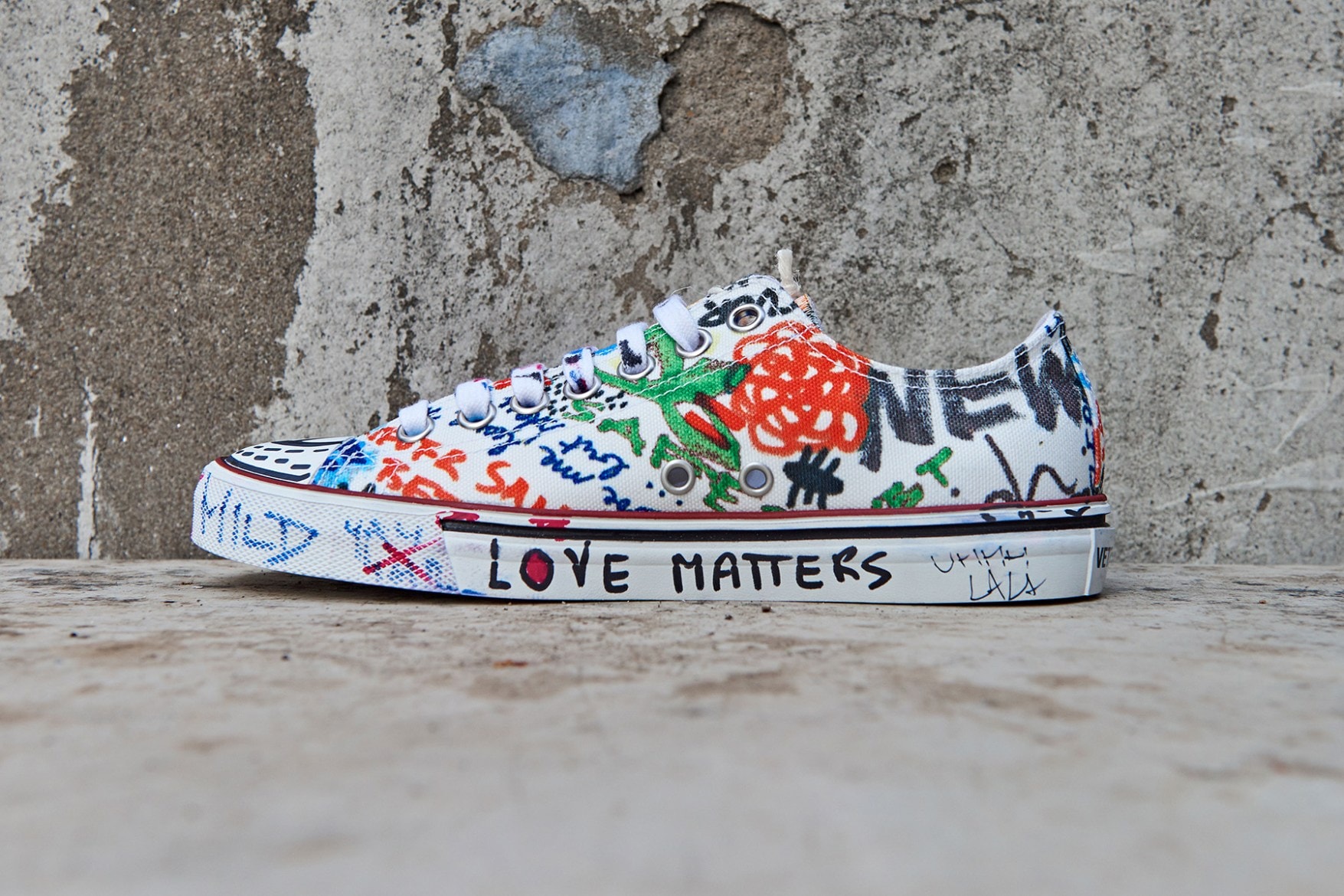 Vetements Graffiti Sneakers, Drops