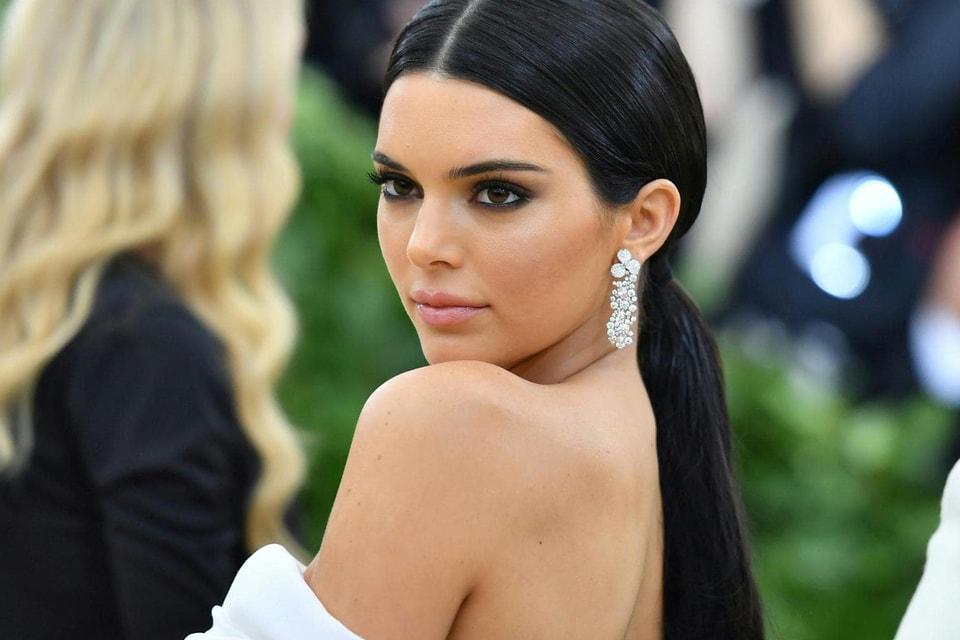 Kendall Jenner Gets Ready For Met Gala 18 Hypebae Kendall Jenner Gets Ready For Met Gala 18 Hypebae