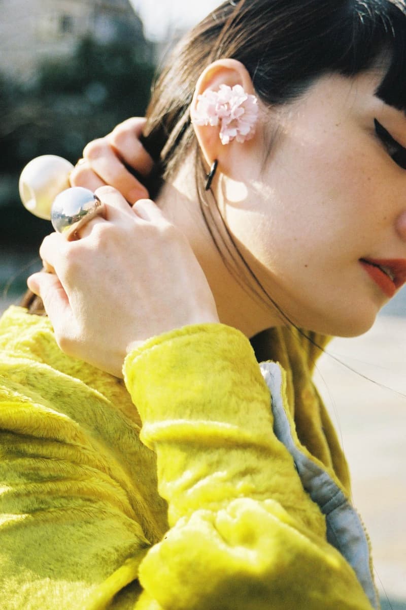 Kozue Akimoto Book Photos
