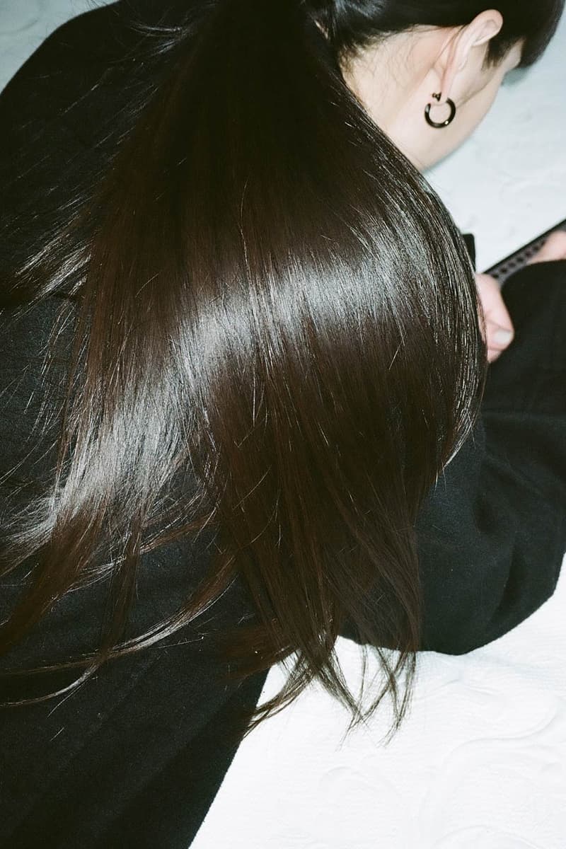 Kozue Akimoto Book Photos