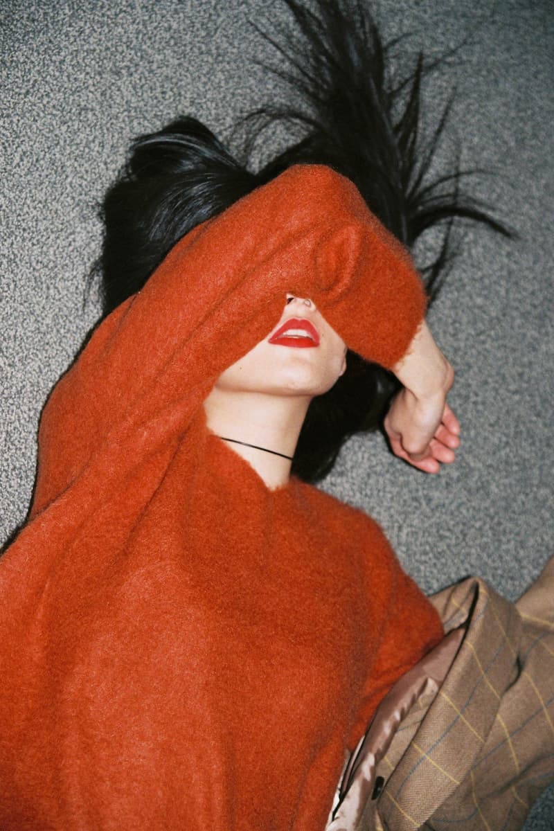 Kozue Akimoto Book Photos