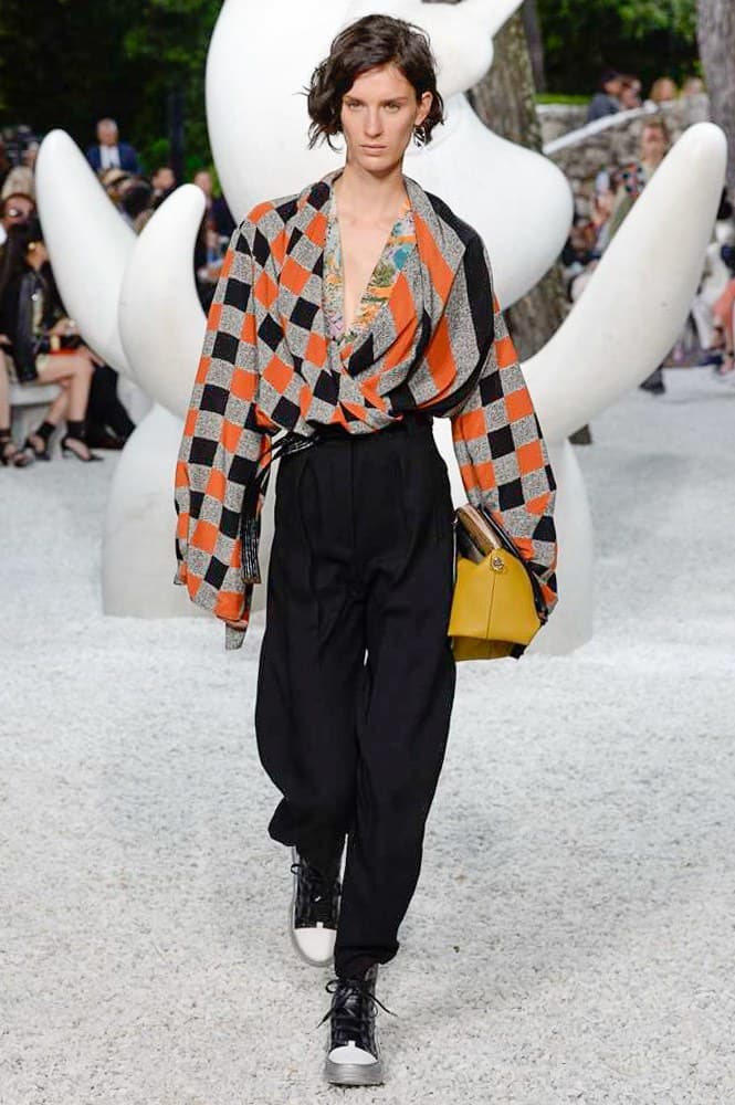 Louis Vuitton Cruise 2019 Runway Show Catwalk