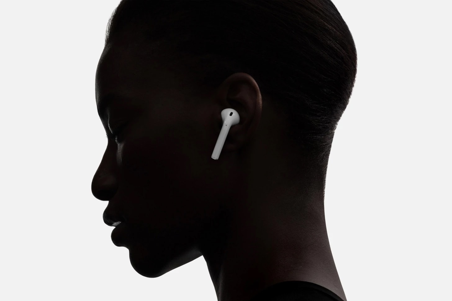 noise cancellation apple airpods earphones water resistant rumors