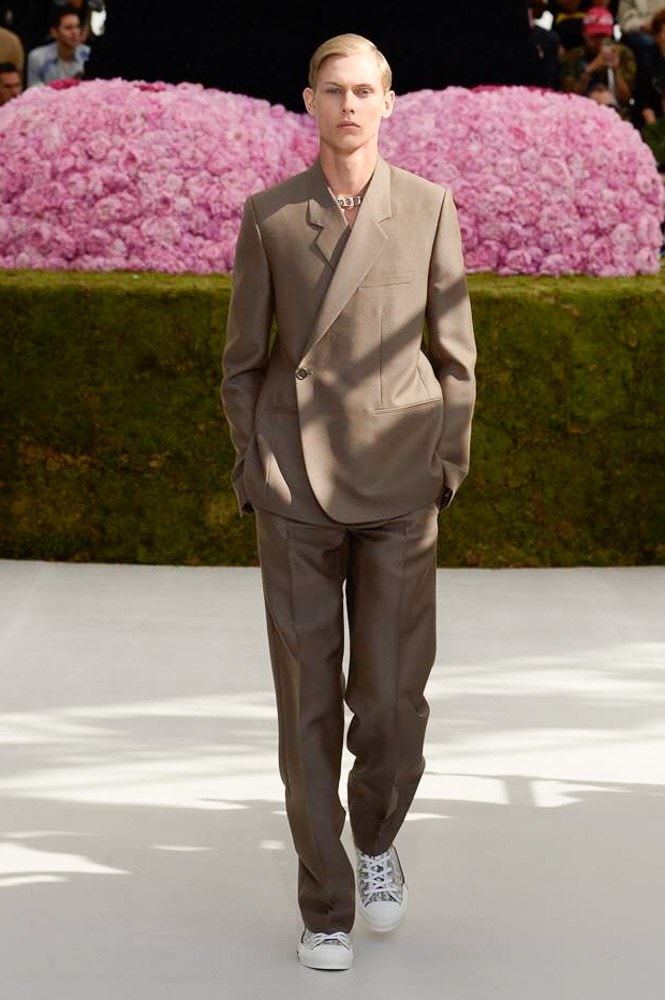 Dior Homme Spring Summer 2019 Runway Show Paris Fashion Week Men's Kim Jones Yoon Ahn Kaws Beige Brown Suit