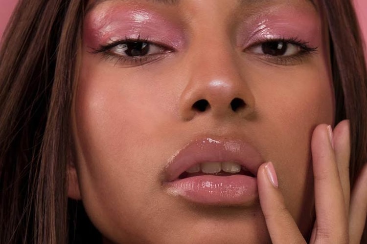 How to Get a Glossy Eyeshadow Look That Lasts All Day