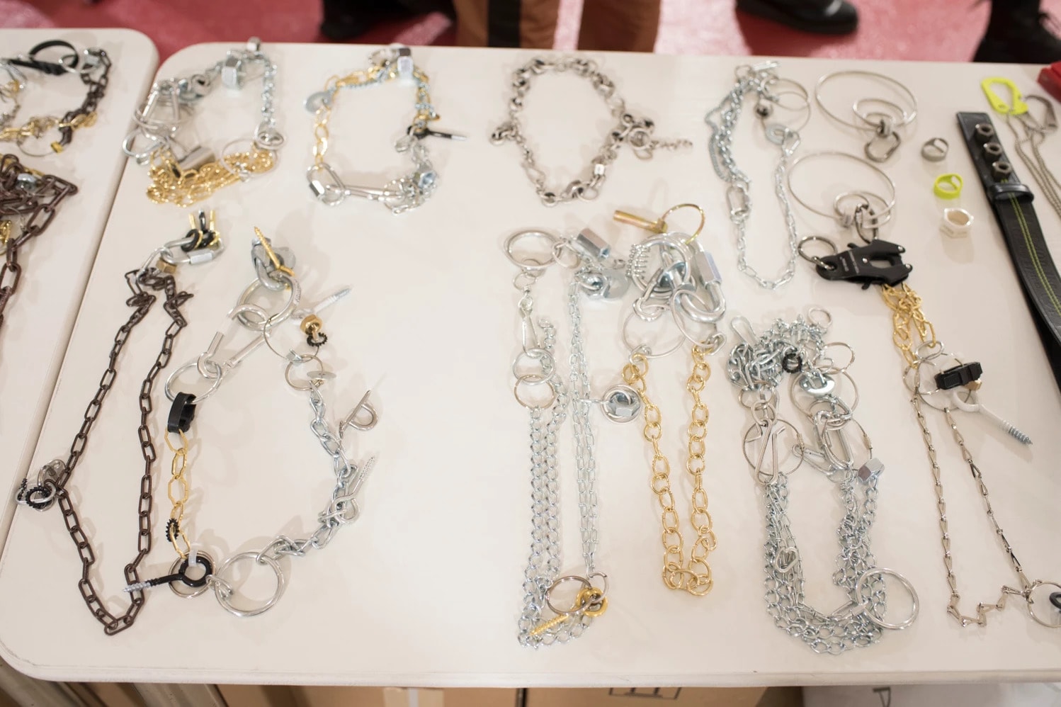 Off-White Virgil Abloh Menswear Spring/Summer 2019 Paris Fashion Week Men's Collection Backstage Chains Necklaces Silver Gold