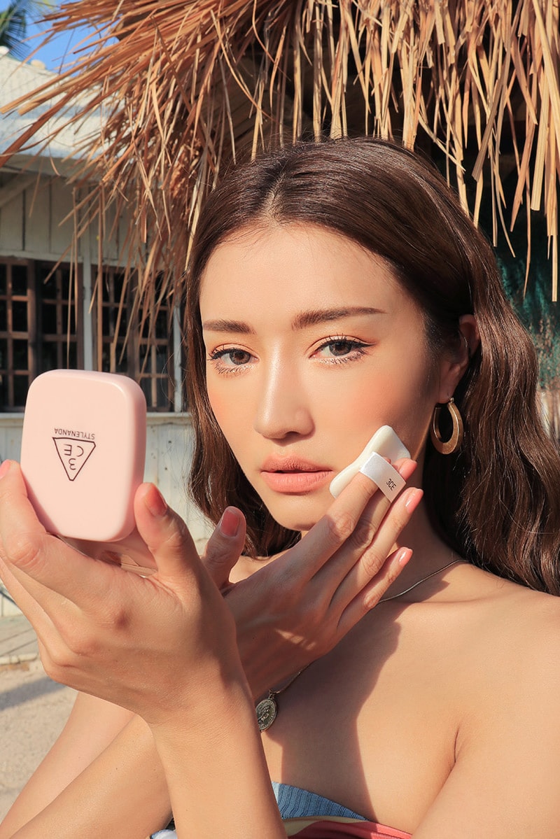 3CE Blur Serum Powder Compact Pink Model STYLENANDA Summer 2018 Online Sale