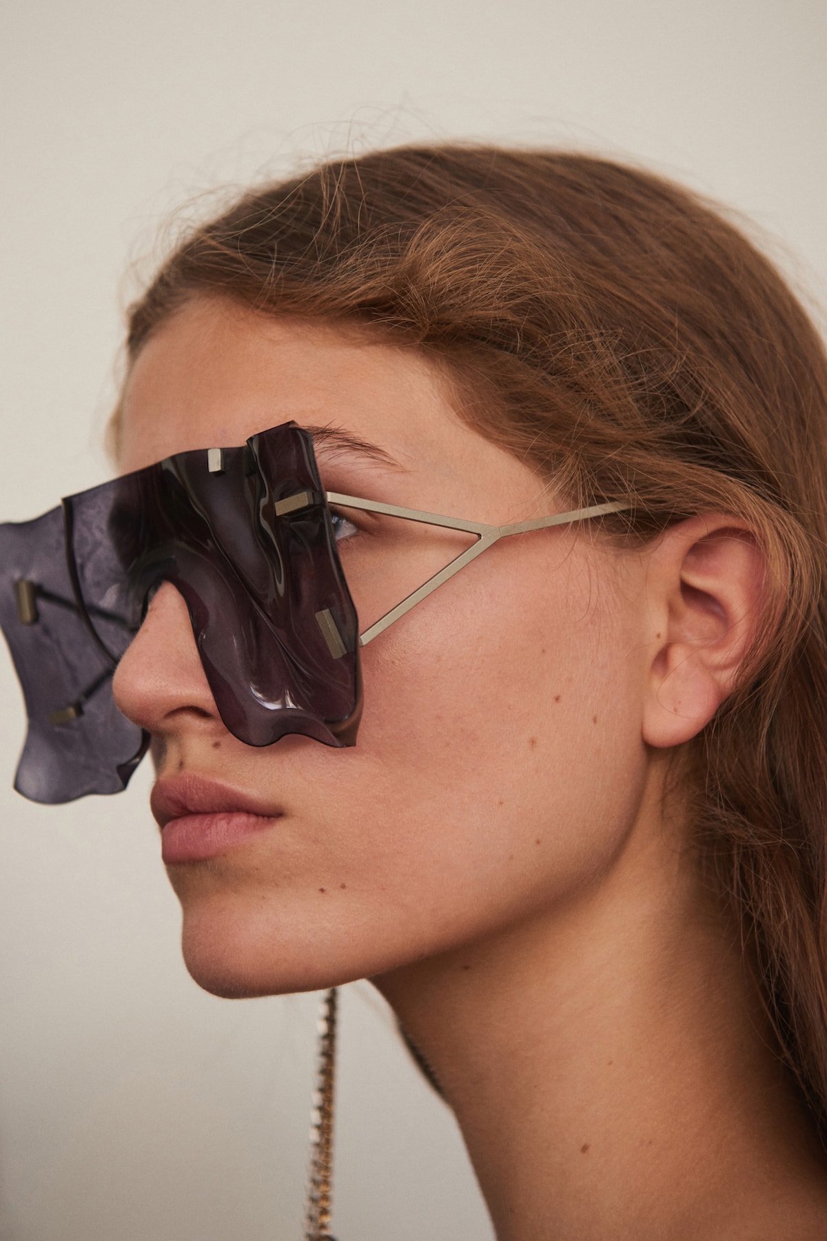 Acne Studios Spring/Summer 2019 Backstage Fashion Week Details Photography Accessories Jewelry Sunglasses