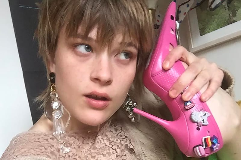 balenciaga pink crocs