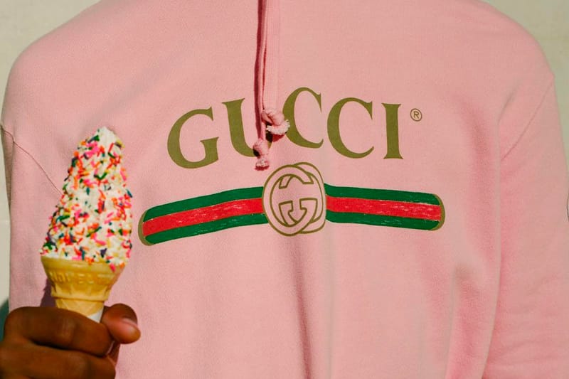 gucci logo sweatshirt with dragon pink