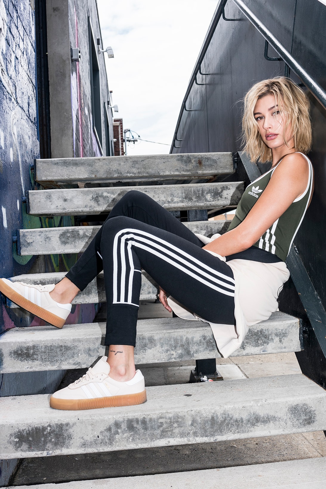 How to wear Adidas Leggings for fall- Hailey Bieber inspired