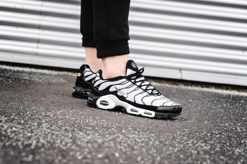 nike air max plus oreo black white