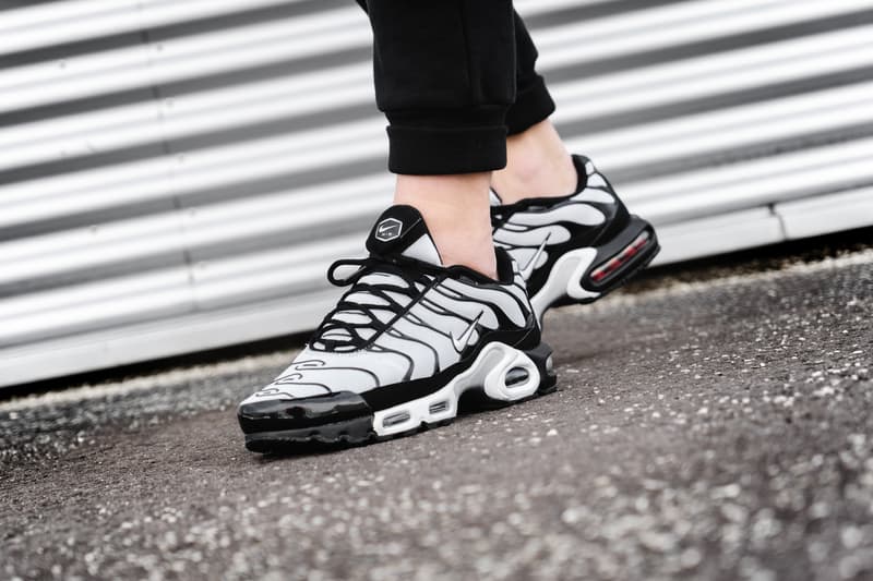 nike air max plus oreo black white