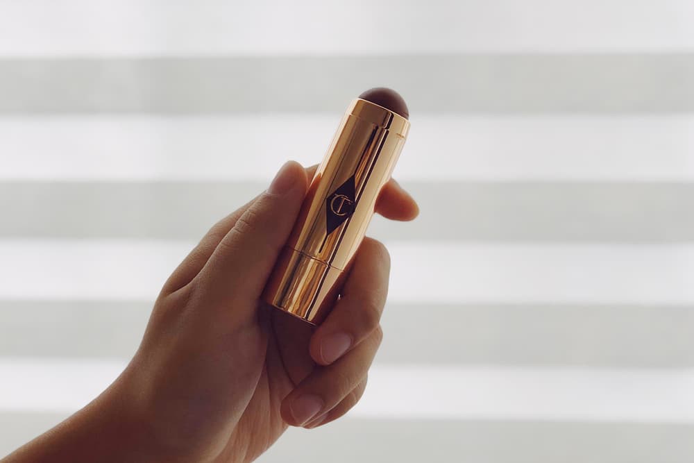 charlotte tilbury beach stick contour highlighter review