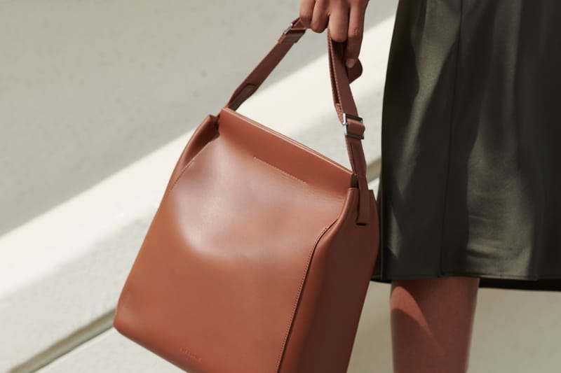 everlane messenger bag