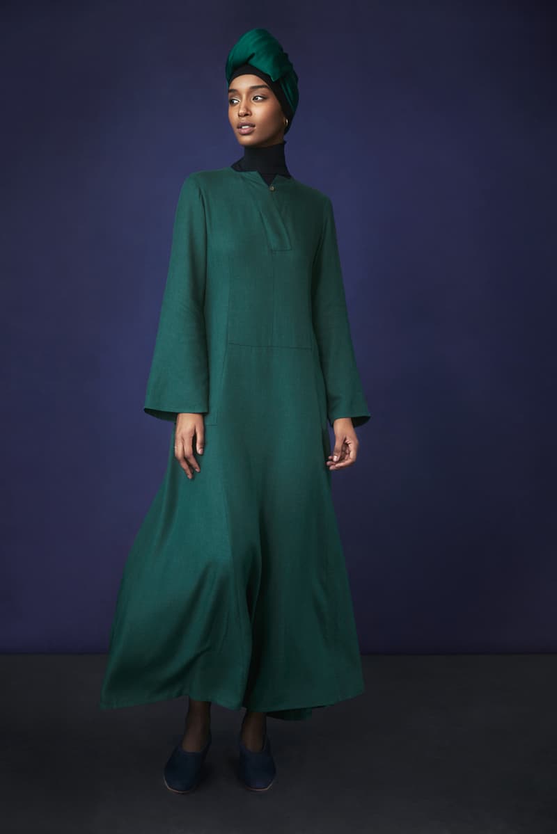 Hana Tajima for Uniqlo Fall/Winter 2018 Collection HPJ Square Stole Rayism Flare Dress Green AIRism High Neck Long Sleeve T-shirt Black