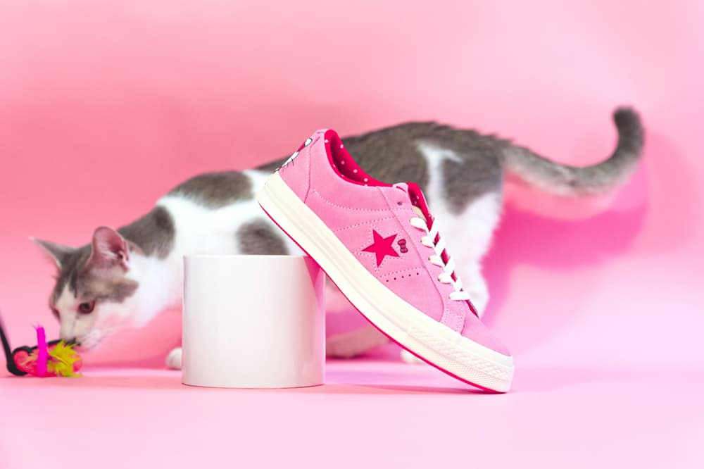 Hello Kitty x Converse One Star Pink