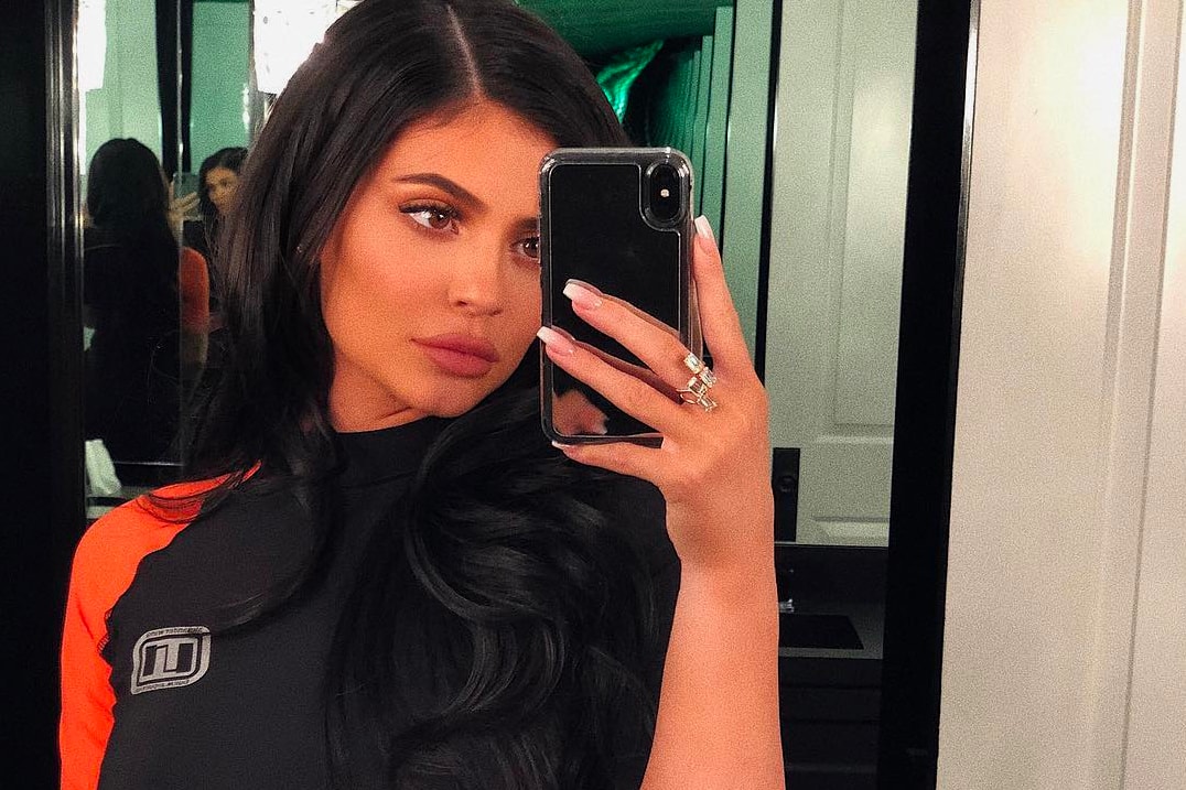 Kylie Jenner Instagram Stories Filters Lip Kit Lipstick Caitlyn