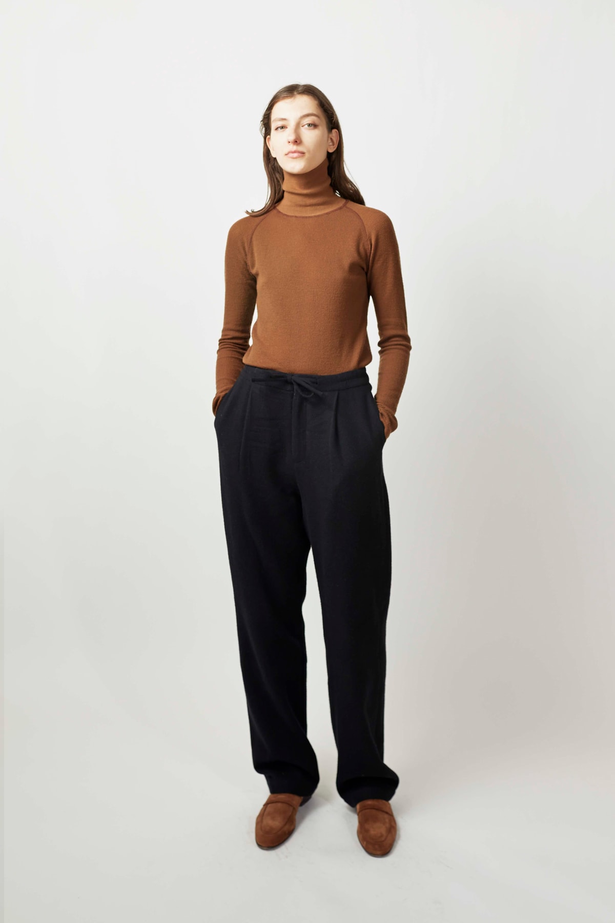 undecorated Fall/Winter 2018 Lookbook Shirt Brown Trousers Black