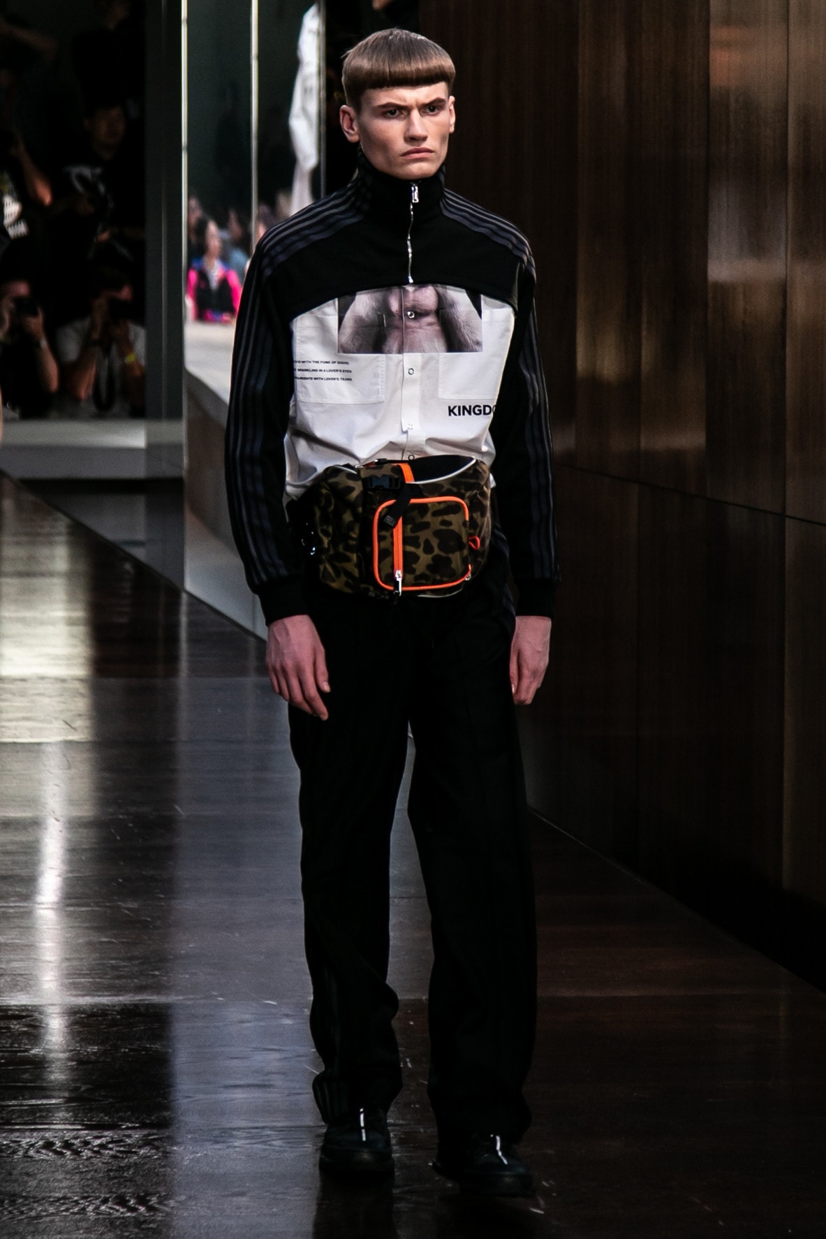 Riccardo Tisci Burberry Debut Runway Show SS19 Shirt Graphic Belt Bag