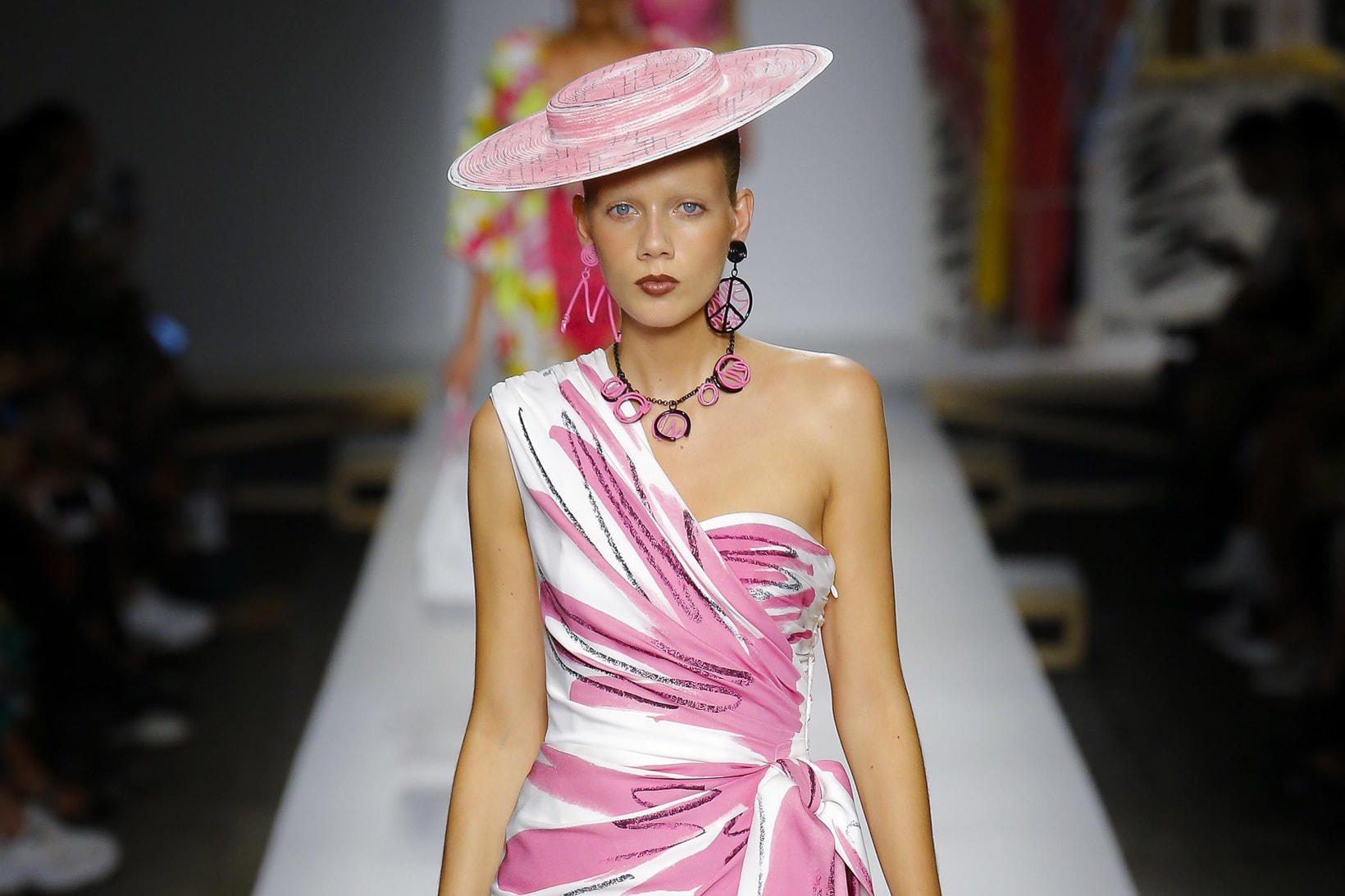Moschino Milan Fashion Week Spring Summer 2019 SS19 Scribble Hat Dress White Pink