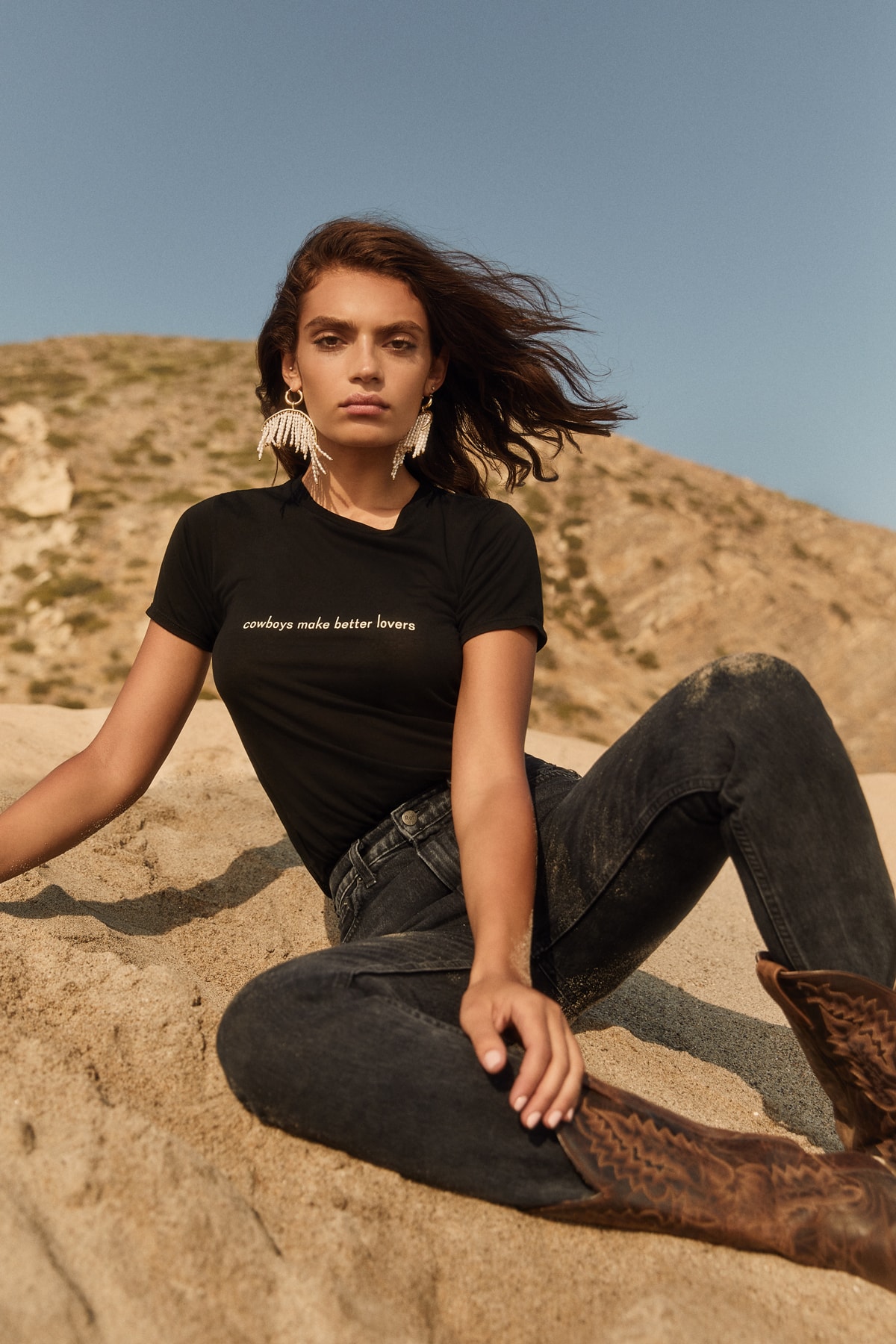 Reformation Ref Fall 2018 Jeans Collection Editorial Joplin Relaxed Tee Cowboys Black