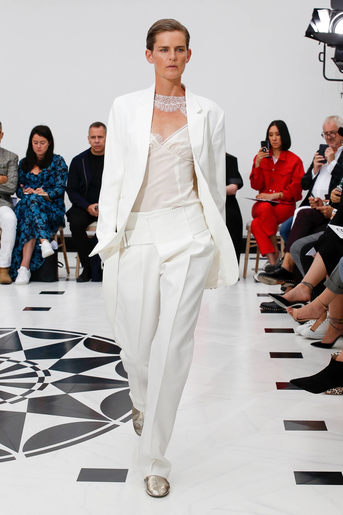 Victoria Beckham Spring Summer 2019 London Fashion Week Show Collection Blazer Trousers White