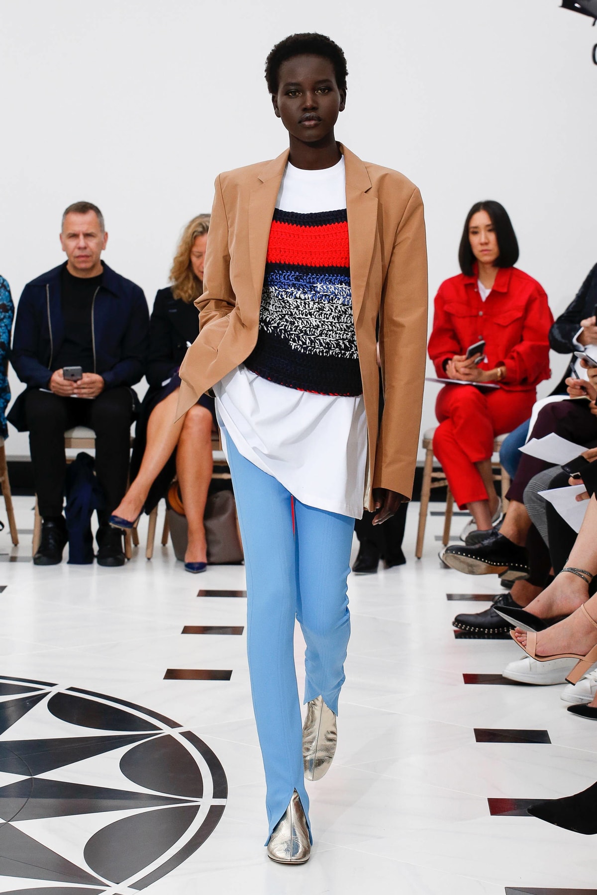 Victoria Beckham Spring Summer 2019 London Fashion Week Show Collection Blazer Tan Knit Shirt White Red Trousers Blue