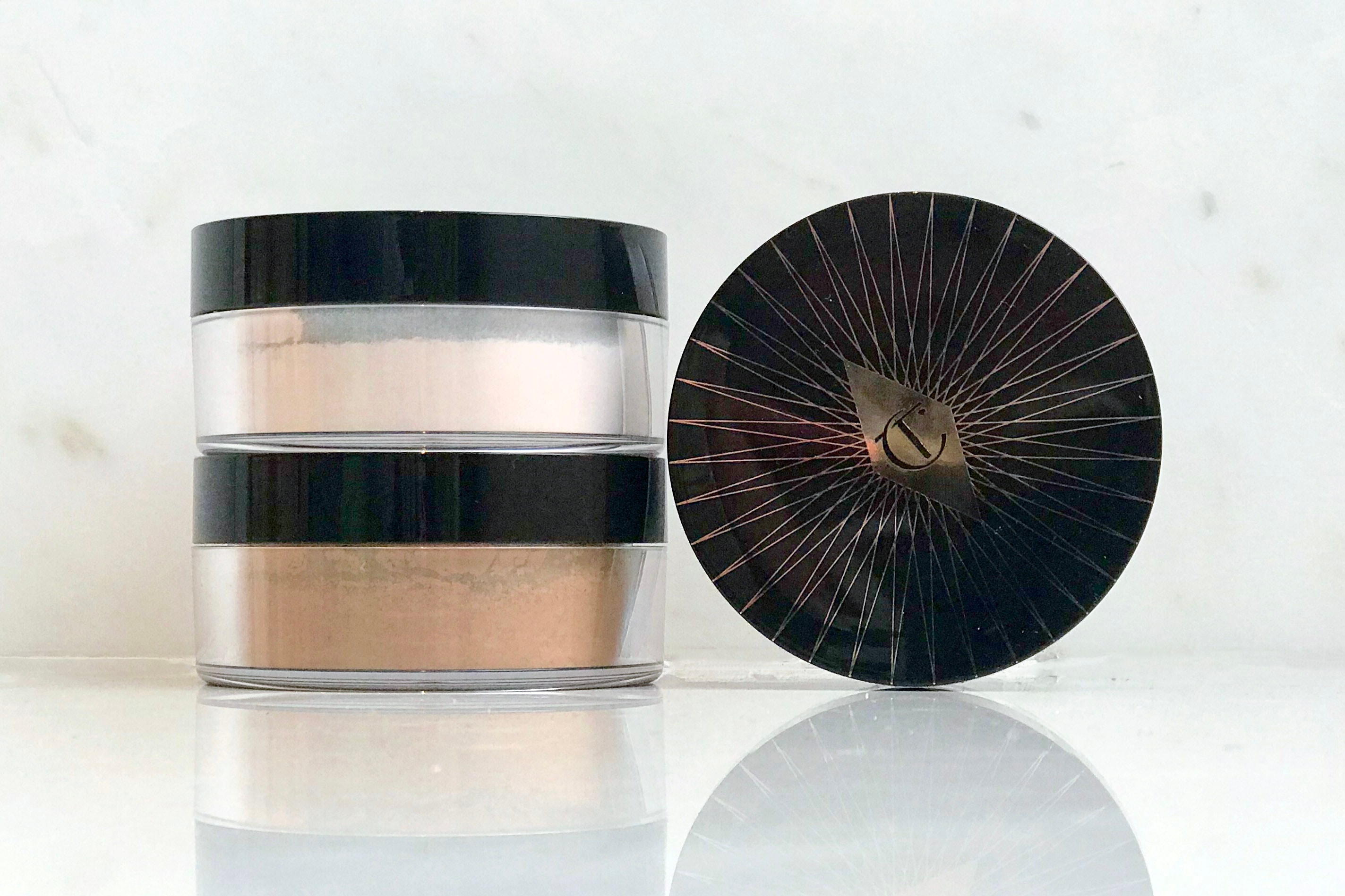 Charlotte Tilbury Magic Powder Makeup Review Fair Medium Setting Powder Test Release Finish Matte Oily Skin