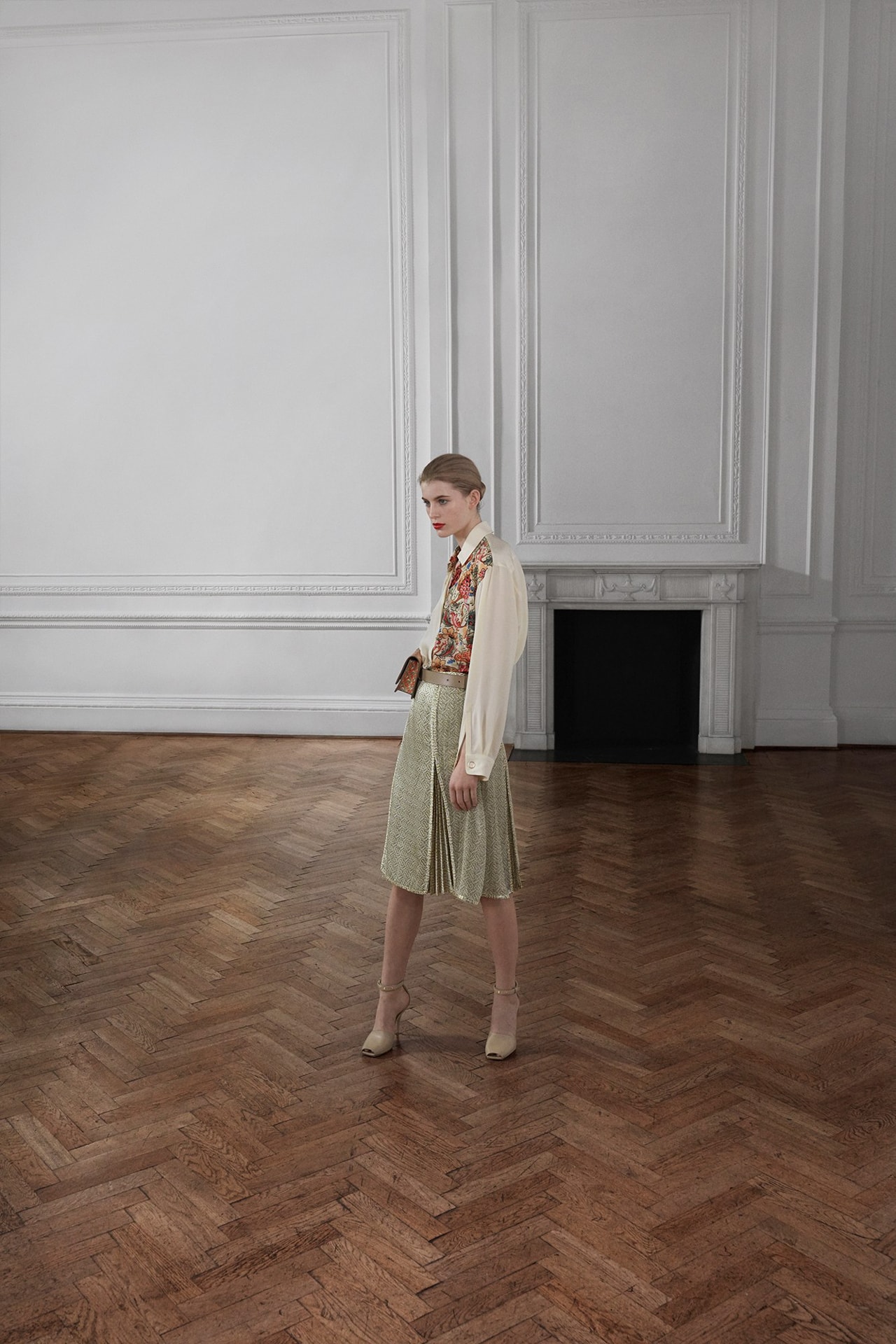 Burberry Riccardo Tisci Pre-Fall 2019 Collection Jacket Tan Skirt Gold
