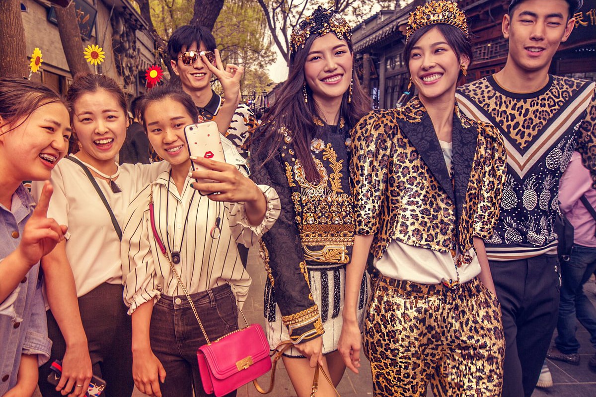 Dolce & Gabbana DG Loves China Campaign 2017 Ad Leopard Print Models Fashion Beijing