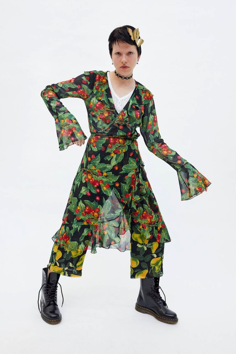 Marc Jacobs Resort 2019 Redux Collection Printed Bell Sleeve Wrap Dress Green Black Red