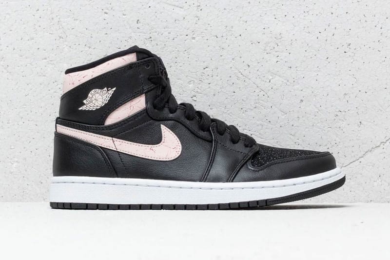 jordan retro 1 black and pink