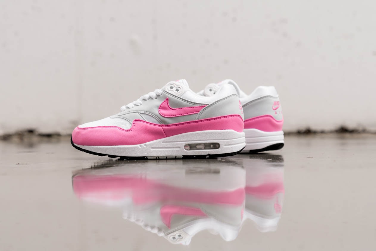 Nike's Air Max 95 & Air Max 1 in "Psychic Pink" Sneaker Release White Retro 