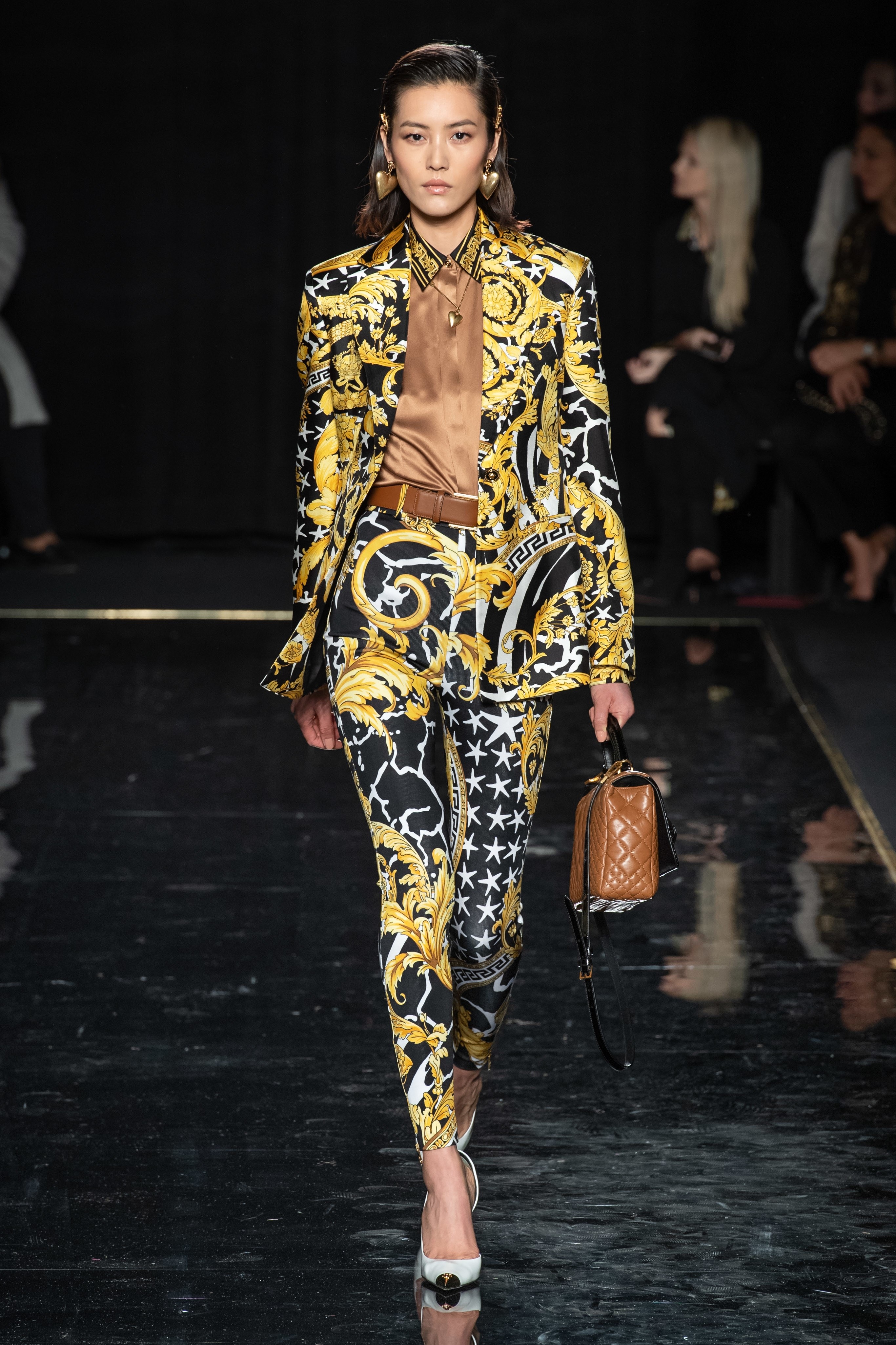 Versace Pre-Fall 2019 Runway Fashion Show New York Liu Wen Chinese Model