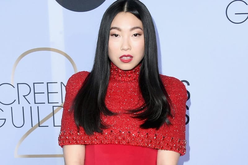 How to Copy Awkwafina's Red 2019 SAG Awards Beauty Look