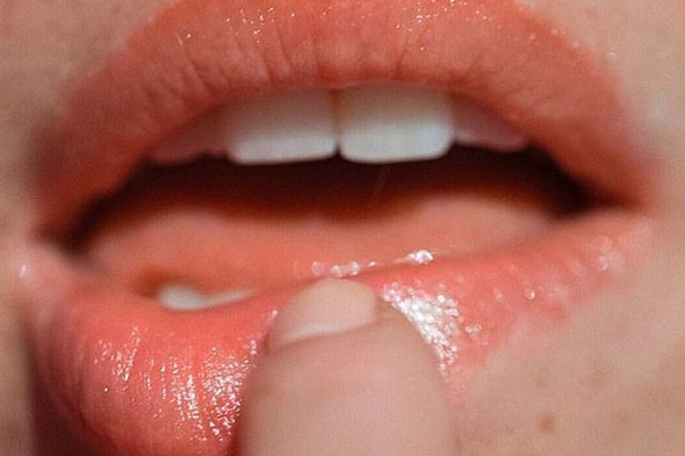 Here Are the 8 Best Natural Teeth Whitening Products for a Brilliant Smile