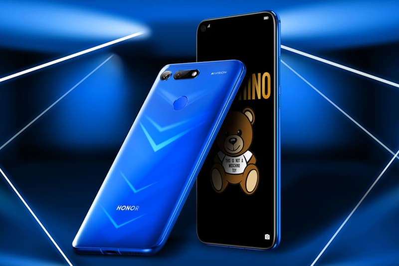 HONOR View20 Smartphone Moschino Collaboration Phantom Red Blue