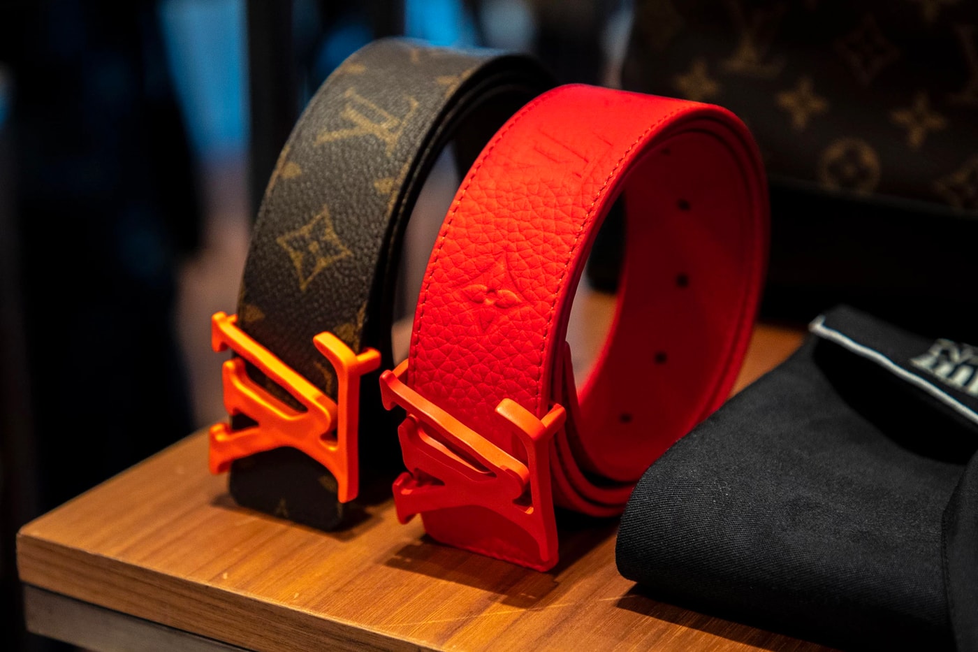 louis vuitton virgil abloh ss19 spring summer 2019 menswear monogram belt neon orange red