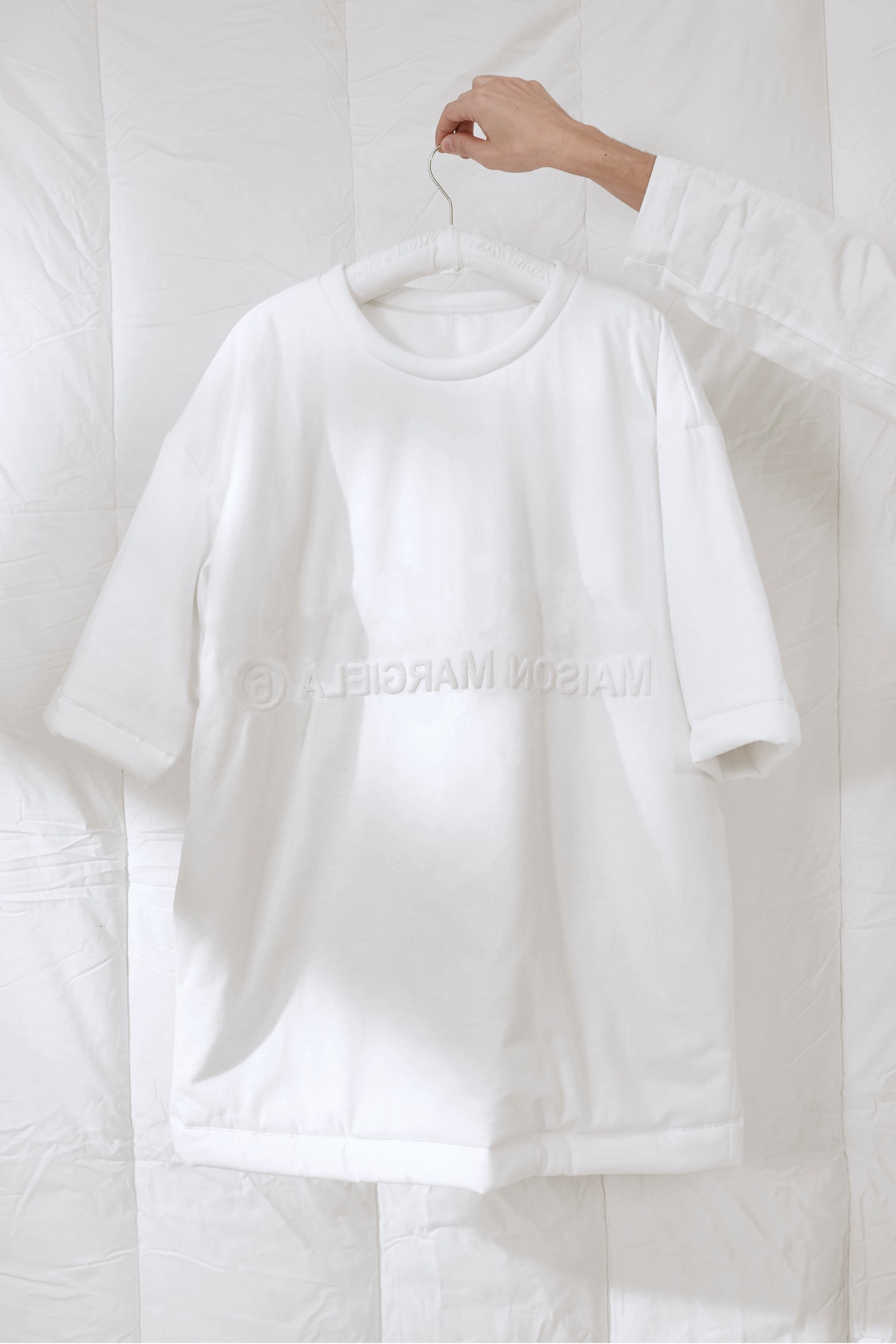 MM6 Maison Margiela See-Now Buy-Now Capsule Range White Five Pieces Padded Shirt Bag 