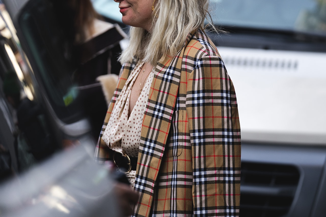 new york fashion week nyfw fall winter 2019 fw19 street style bloggers influencers burberry coat