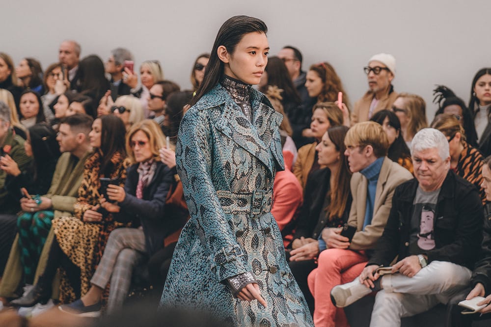 roberto cavalli fall winter 2019 fw19 runway show milan fashion week ming xi blue snakeskin