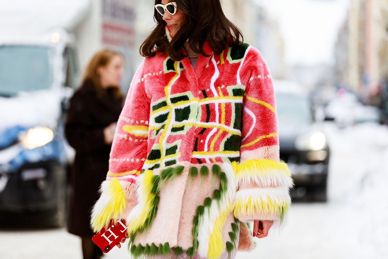 stockholm fashion week street style blogger influencer pink fur coat sunglasses