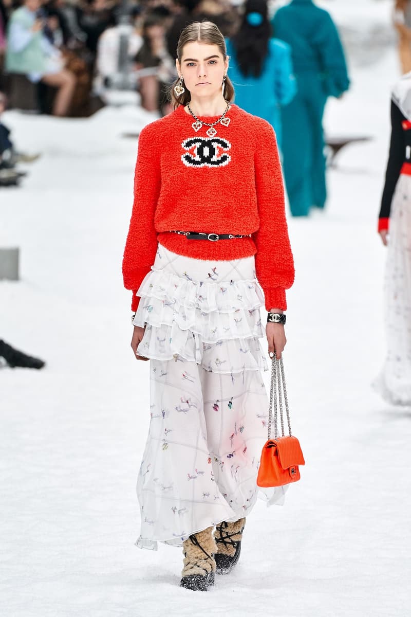 Chanel Pays Homage to Karl Lagerfeld at Paris FW Fashion Week Fall Winter 2019 Show Presentation Invitation Collection Kaia Gerber Cara Delevingne Penelope Cruz