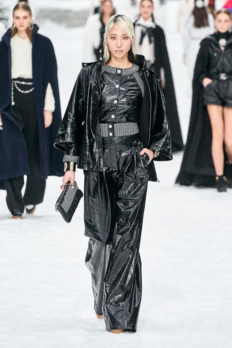 Chanel Pays Homage to Karl Lagerfeld at Paris FW Fashion Week Fall Winter 2019 Show Presentation Invitation Collection Kaia Gerber Cara Delevingne Penelope Cruz